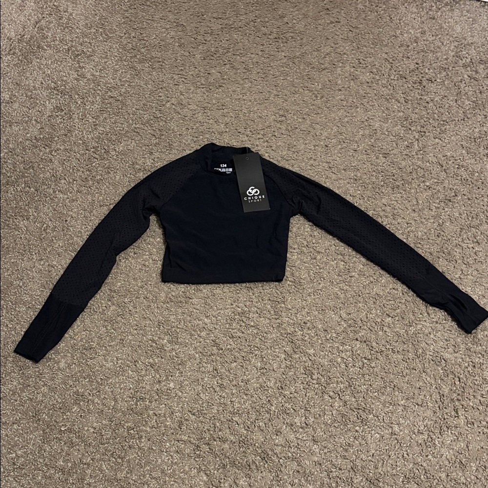 Chique Sport size 134 new girls ice skating long sleeve top